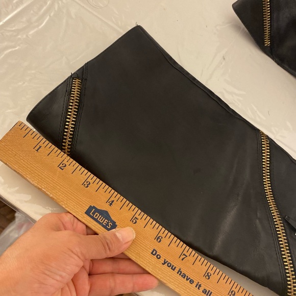 Diane Von Furstenberg Black Leather Zipper
Wraparound Tall Heeled Boots~Size 6 - Picture 9 of 13